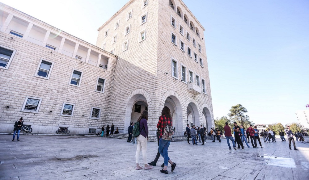 Ndryshojne procedurat e aplikimit dhe regjistrimit ne universitet